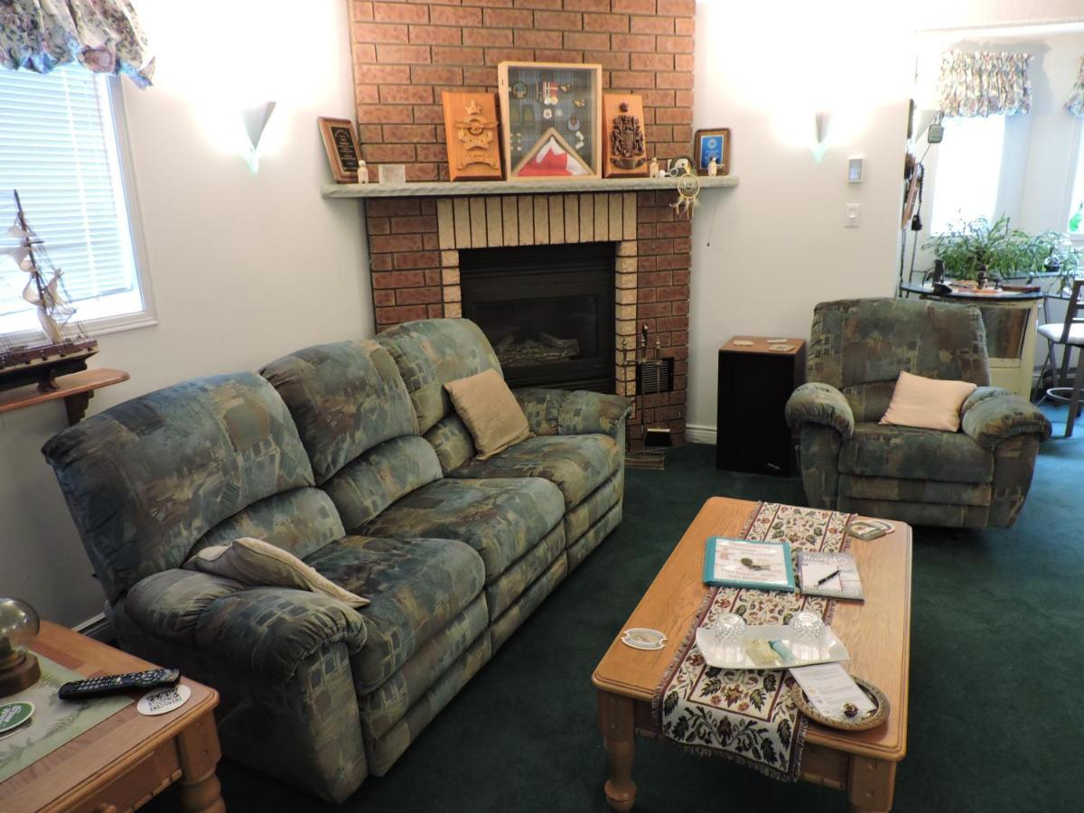 Tucked Inn The Harbour B&B Victoria Harbour Bilik gambar